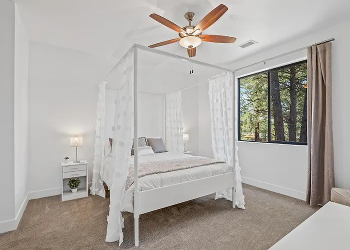 Holiday home Sky Mountain Spacious Family Retreat Fireplaces Fenced Yard Pet-friendly Ac *